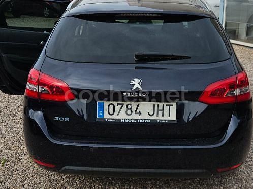 Usado Peugeot 308 SW Business-Line 115 CV (84 kW) 2015 Negro Familiar