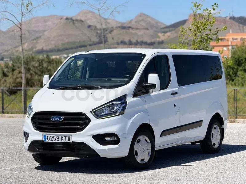 Usado Ford Tourneo Trend 105 CV (77 kW) 2019 Blanco Monovolumen
