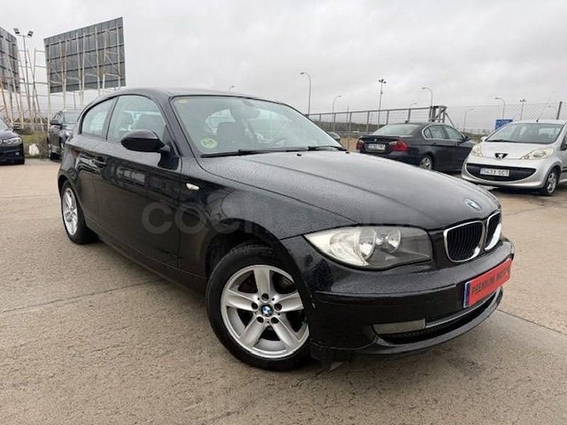 Negro Usado 2008 BMW 118 Utilitario | 4990 € (Buen precio) - Imagen 1/4