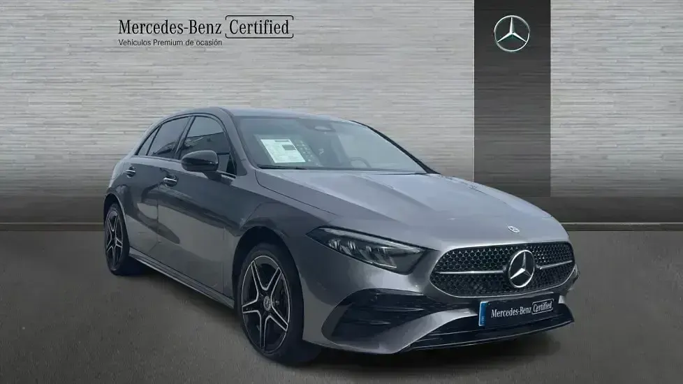 Käytetty Mercedes A250 AMG line 218 HP (160 kW) 2024 Harmaa Sedan