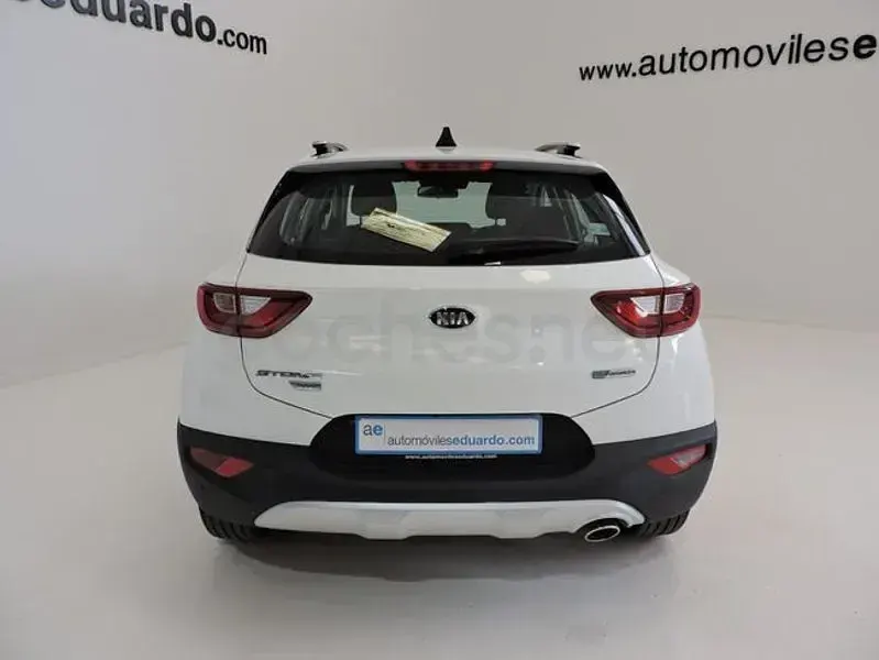 Usado Kia Stonic 100 CV (73 kW) 2020 Blanco SUV