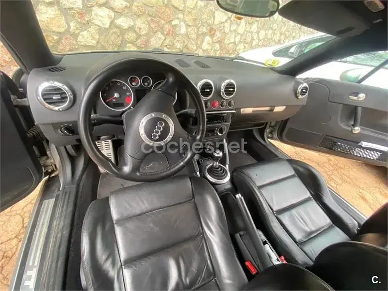 Usado Audi TT 180 CV (132 kW) 2005 Gris / plata Coupe
