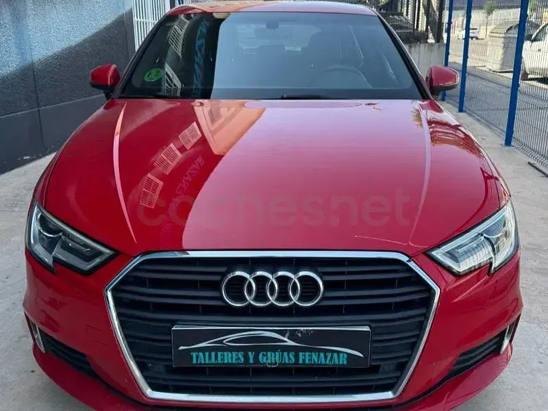 Usado Audi A3 110 CV (80 kW) 2016 Rojo Berlina
