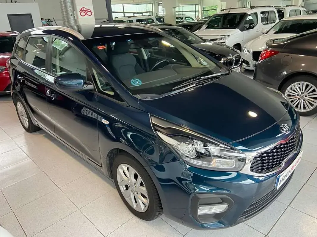 Usado Kia Carens 141 CV (103 kW) 2017 Azul Monovolumen