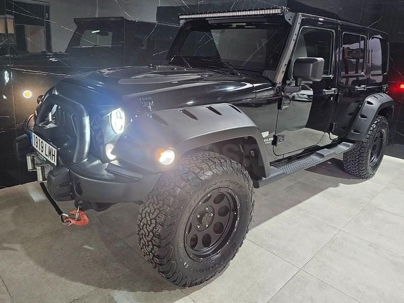 Usado Jeep Wrangler Unlimited Sahara 200 CV (147 kW) 2011 Negro SUV