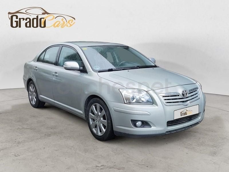 Usado Toyota Avensis Sol 150 CV (110 kW) 2009 Beige Berlina
