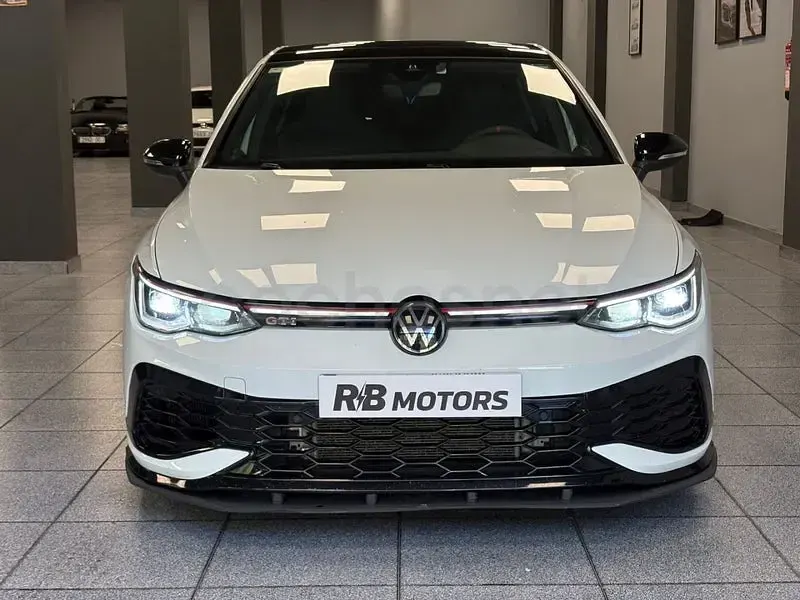 Usado VW Golf VII GTI Clubsport 301 CV (221 kW) 2021 Blanco Utilitario