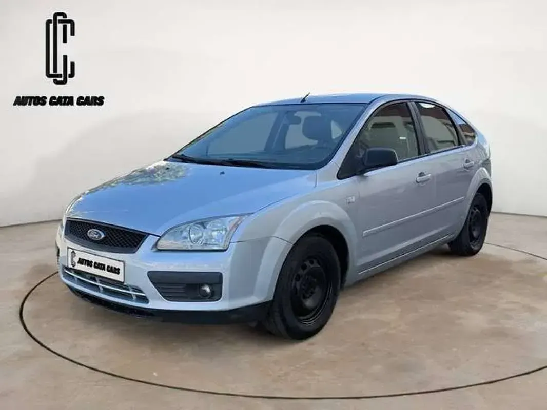 Usado Ford Focus Trend 90 CV (66 kW) 2007 Gris Utilitario