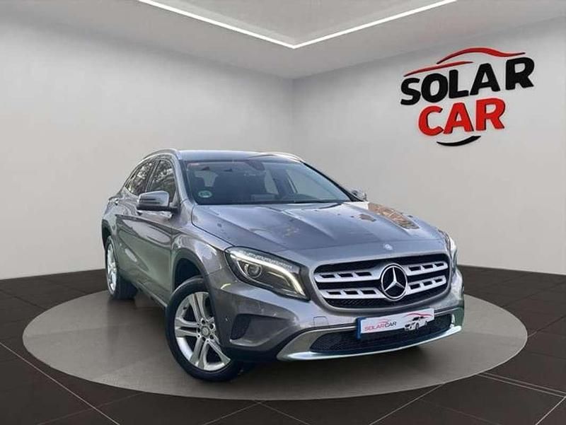 Usado Mercedes GLA200 136 CV (100 kW) 2017 Gris SUV