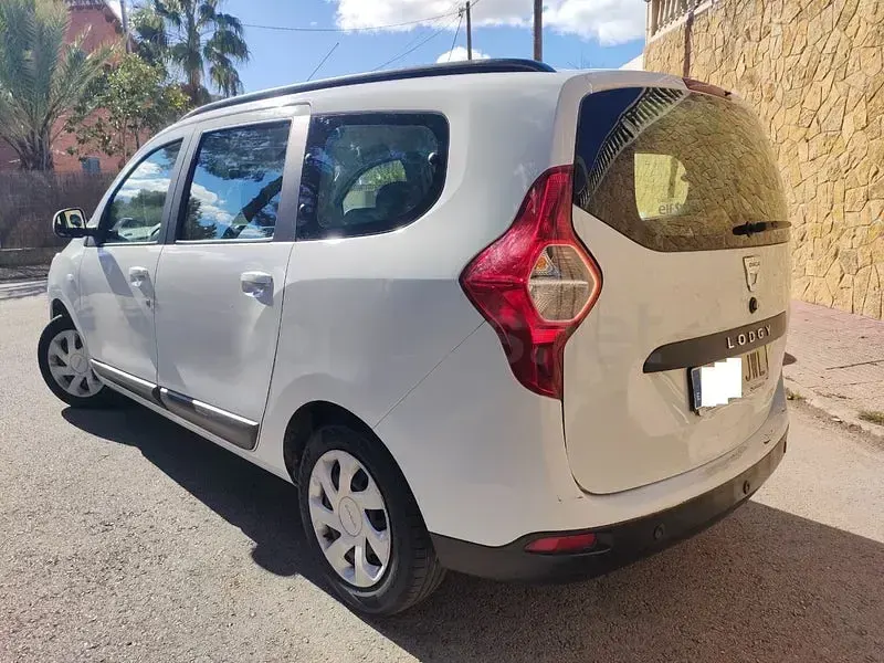 Usado Dacia Lodgy Lauréate 115 CV (84 kW) 2016 Blanco Monovolumen
