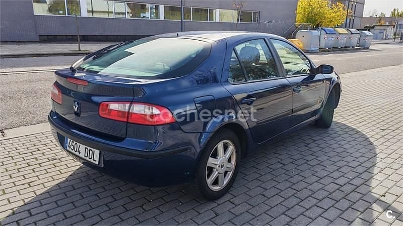 Usado Renault Laguna II Expression 110 CV (80 kW) 2004 Azul Berlina