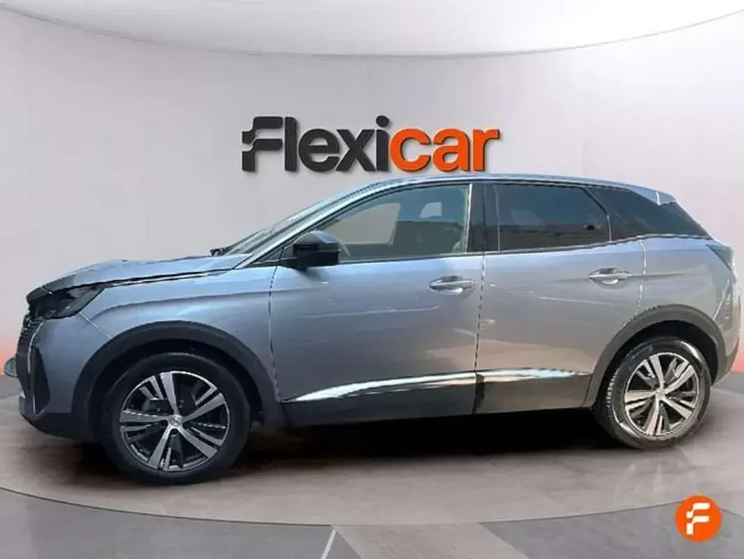 Usado Peugeot 3008 Active 136 CV (100 kW) 2024 Gris SUV