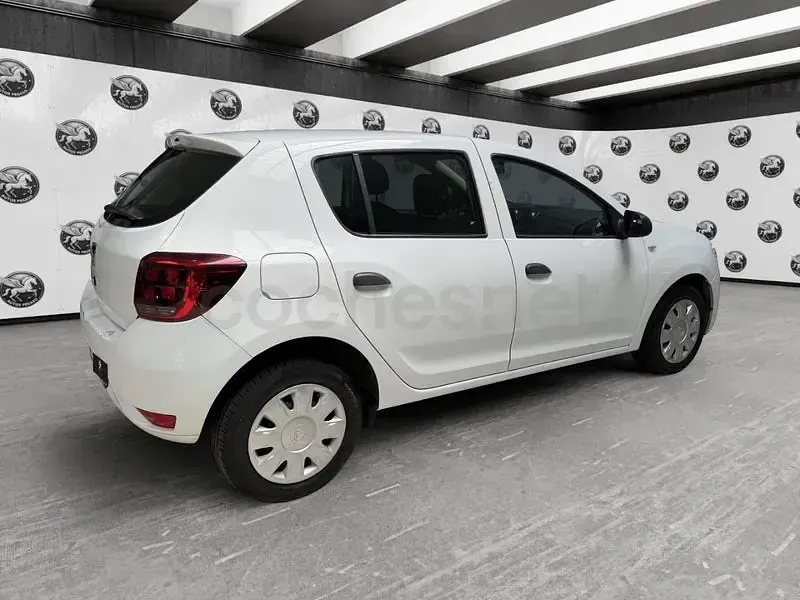 Usado Dacia Sandero Lauréate 73 CV (53 kW) 2018 Blanco Berlina