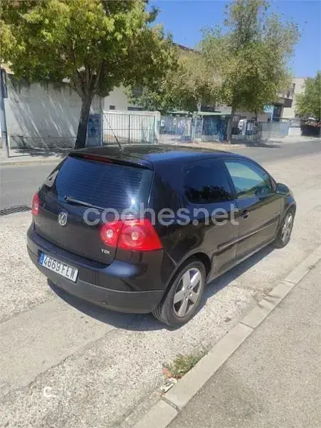 Usado VW Golf V Sportline 105 CV (77 kW) 2007 Negro Berlina