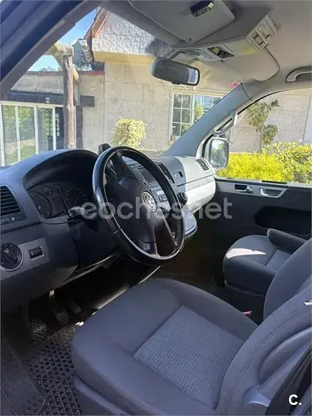 Usado VW Multivan Highline 174 CV (127 kW) 2005 Gris / plata Monovolumen
