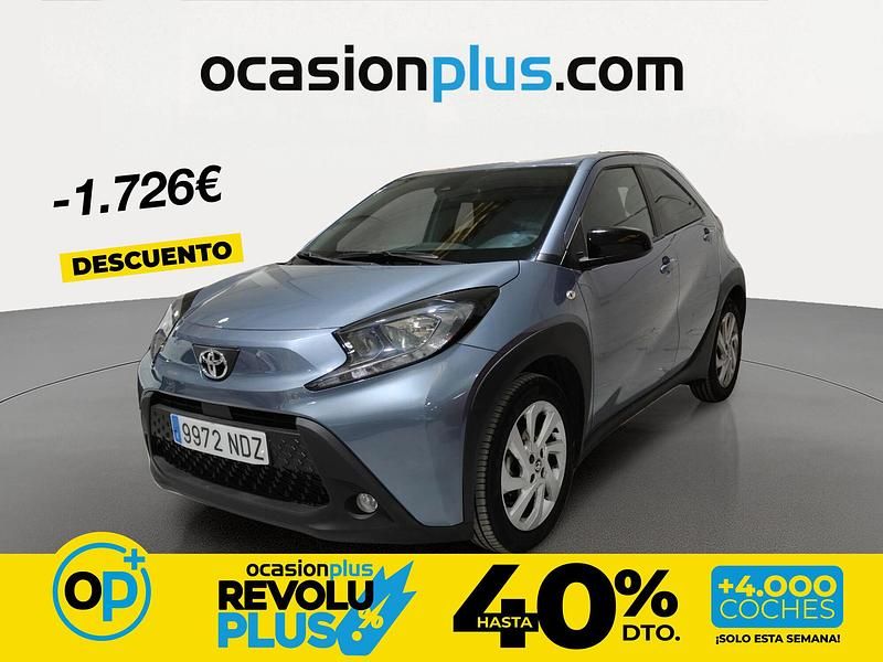 Usado Toyota Aygo X Play 72 CV (52 kW) 2025 Gris SUV