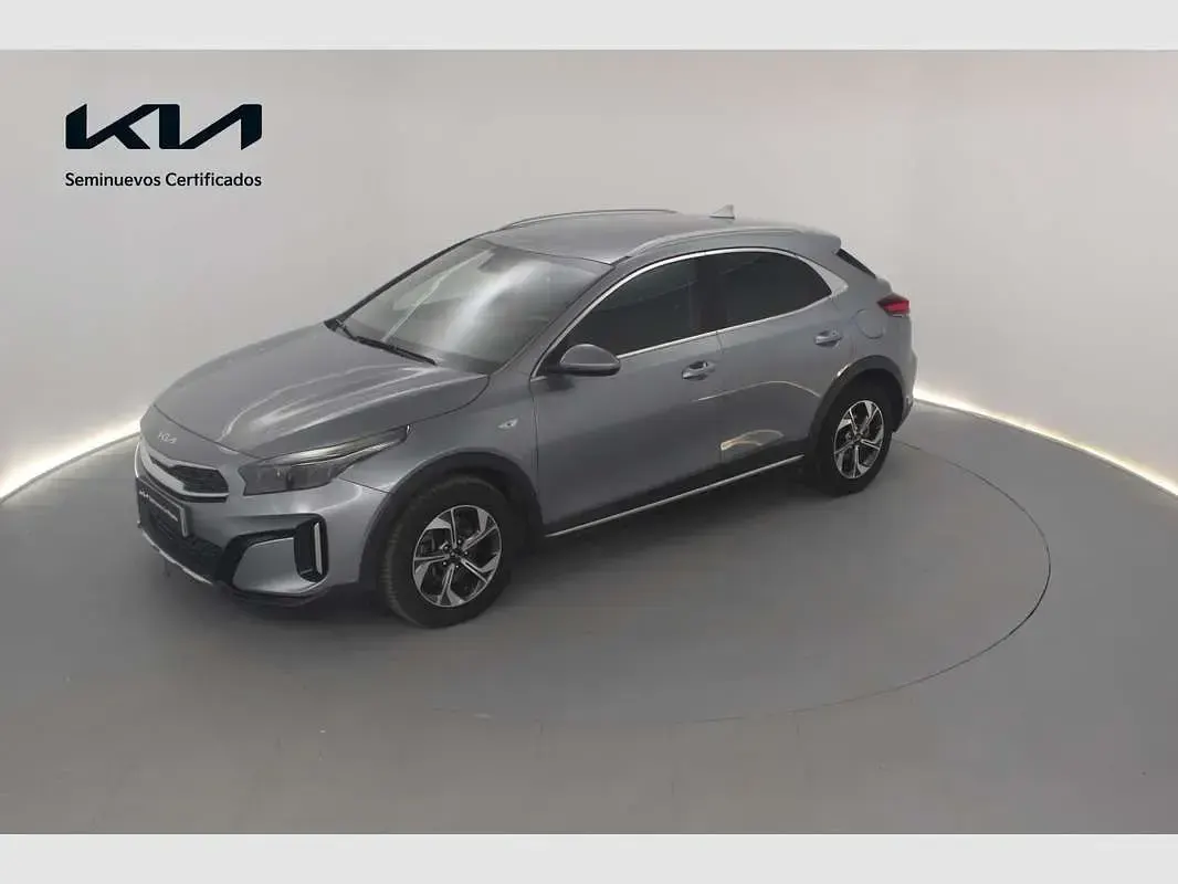 Usado Kia XCeed 101 CV (74 kW) 2025 Plateado SUV