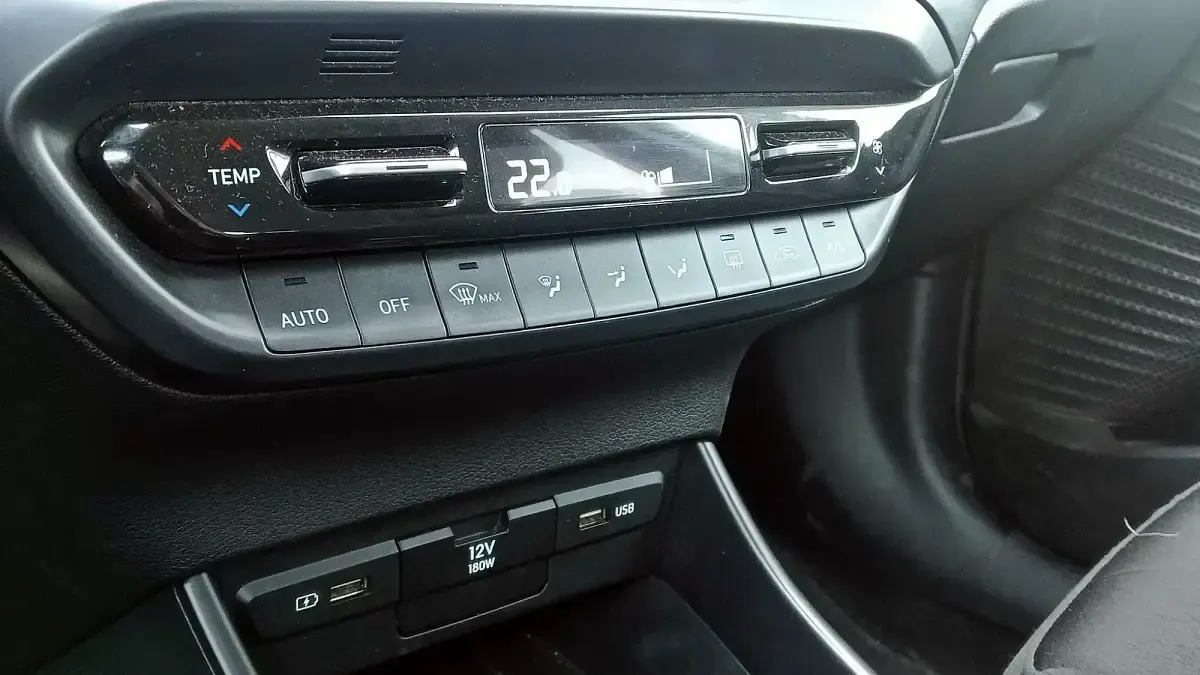 Usado Hyundai Bayon 100 CV (73 kW) 2021 Gris SUV