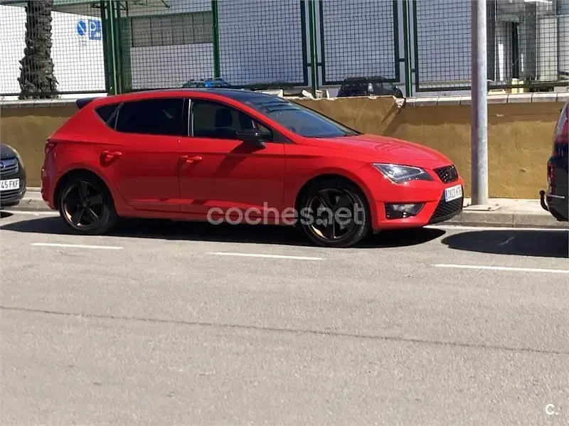 Usado Seat Leon FR 180 CV (132 kW) 2013 Rojo Berlina