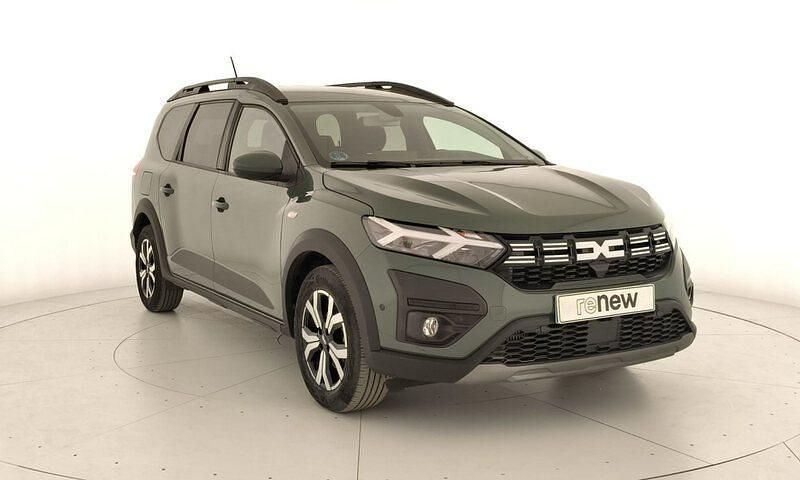 Usado Dacia Jogger Expression 110 CV (80 kW) 2024 Verde Monovolumen
