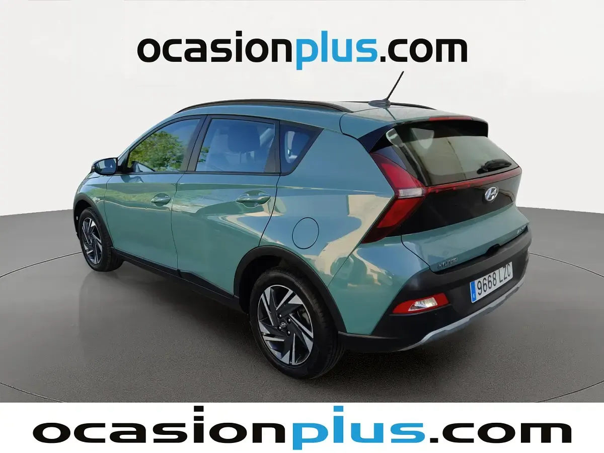 Usado Hyundai Bayon 101 CV (74 kW) 2022 Verde SUV