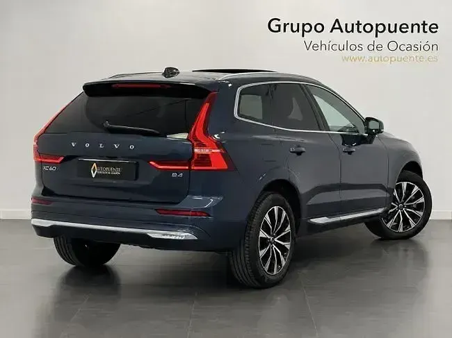 Usado Volvo XC60 Plus 197 CV (144 kW) 2022 Azul SUV