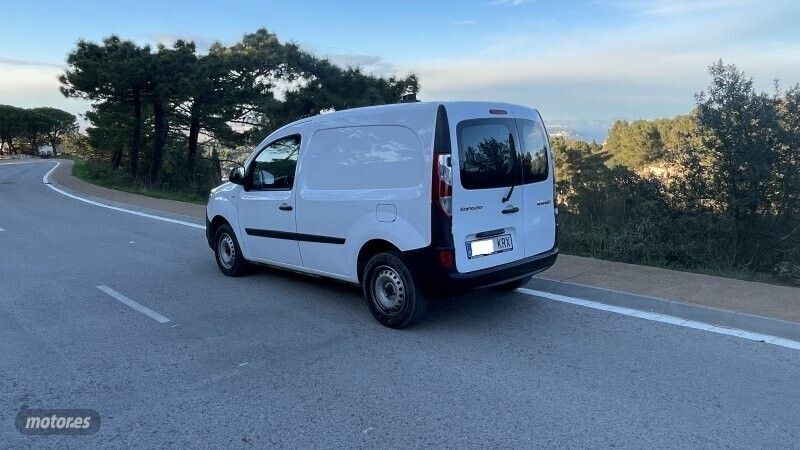 Usado Renault Kangoo 75 CV (55 kW) 2018 Blanco Monovolumen