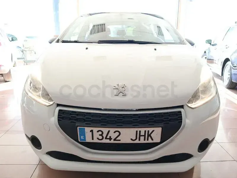 Usado Peugeot 208 Access 75 CV (55 kW) 2016 Blanco Utilitario