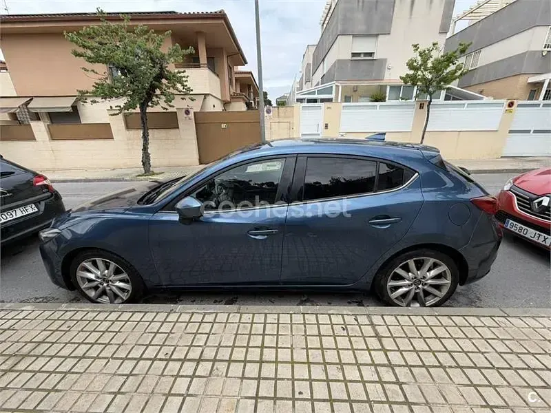 Käytetty Mazda 3 150 HP (110 kW) 2017 Sininen Sedan
