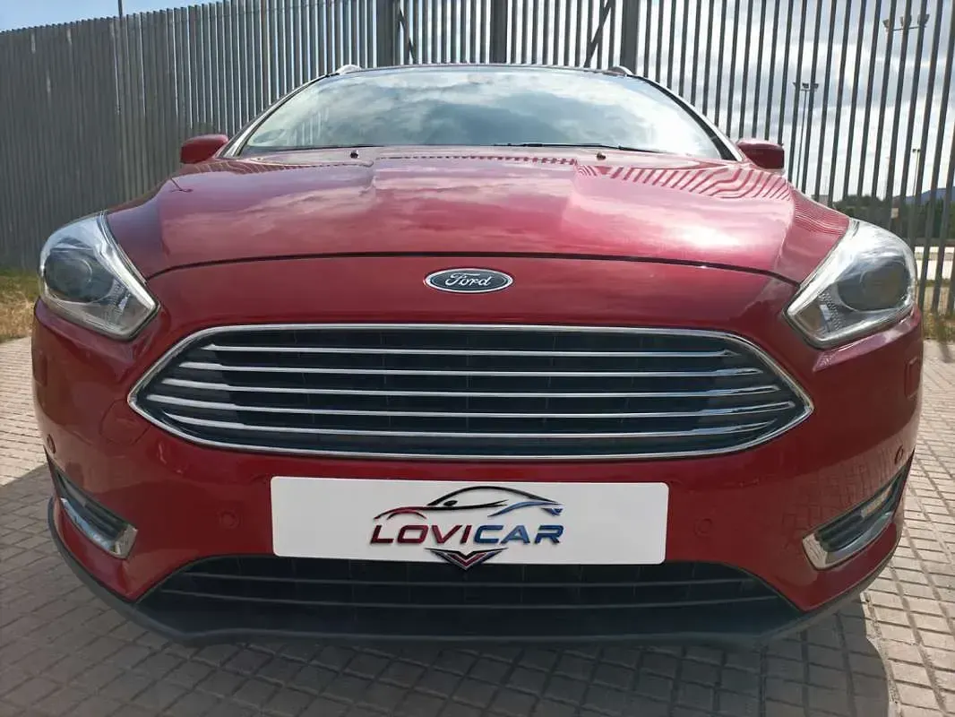 Usado Ford Focus Titanium 125 CV (91 kW) 2018 Burdeos Utilitario