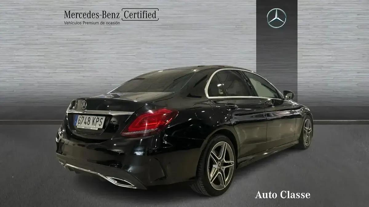 Usado Mercedes C220 AMG line 194 CV (142 kW) 2018 Negro Berlina