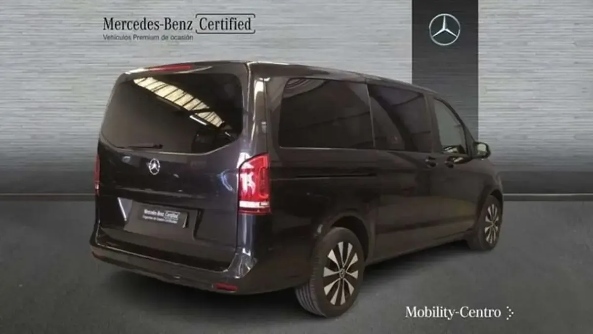 Usado Mercedes V220 163 CV (119 kW) 2022 Gris Monovolumen