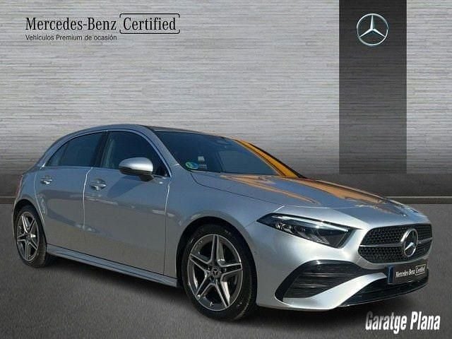 Occasion Mercedes A200 AMG line 163 PK (119 kW) 2025 Zilver