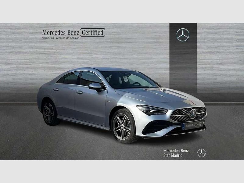Usado Mercedes CLA250e 218 CV (160 kW) 2025 Plateado Berlina