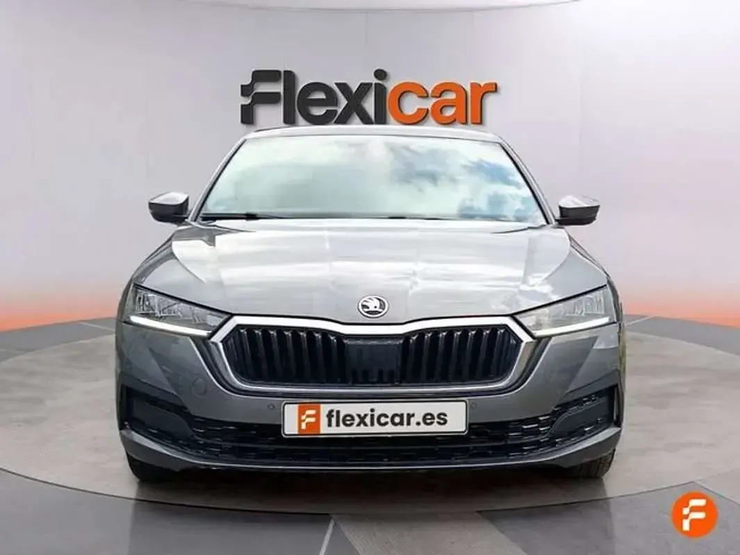 Usado Skoda Octavia Ambition 150 CV (110 kW) 2023 Gris Utilitario