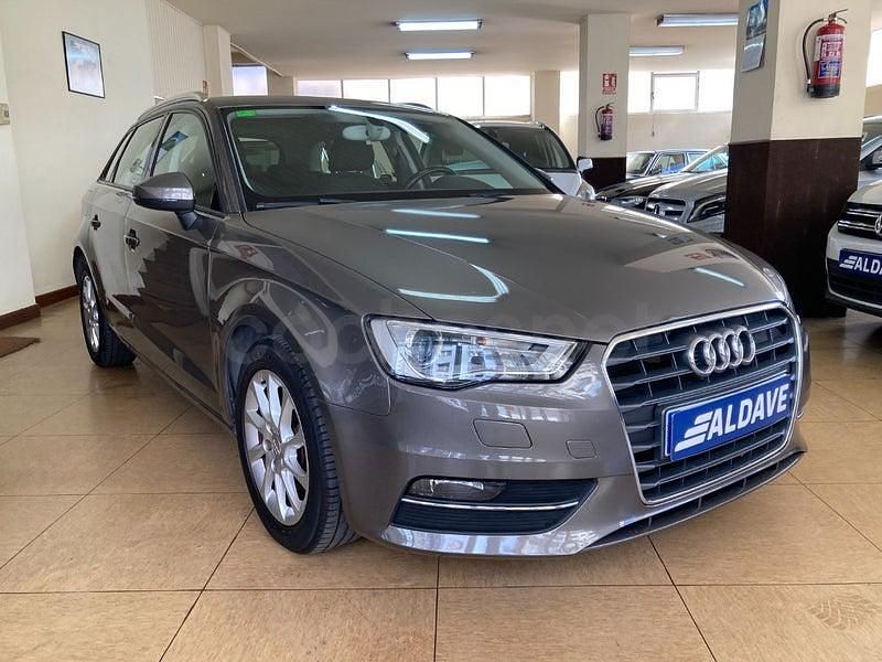 Usado Audi A3 Attraction 110 CV (80 kW) 2014 Marrón Berlina
