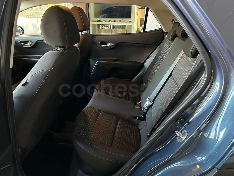 Usado Kia Stonic 100 CV (73 kW) 2020 Azul SUV