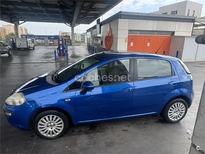 Usado Fiat Punto Evo Dynamic 77 CV (56 kW) 2010 Azul Utilitario