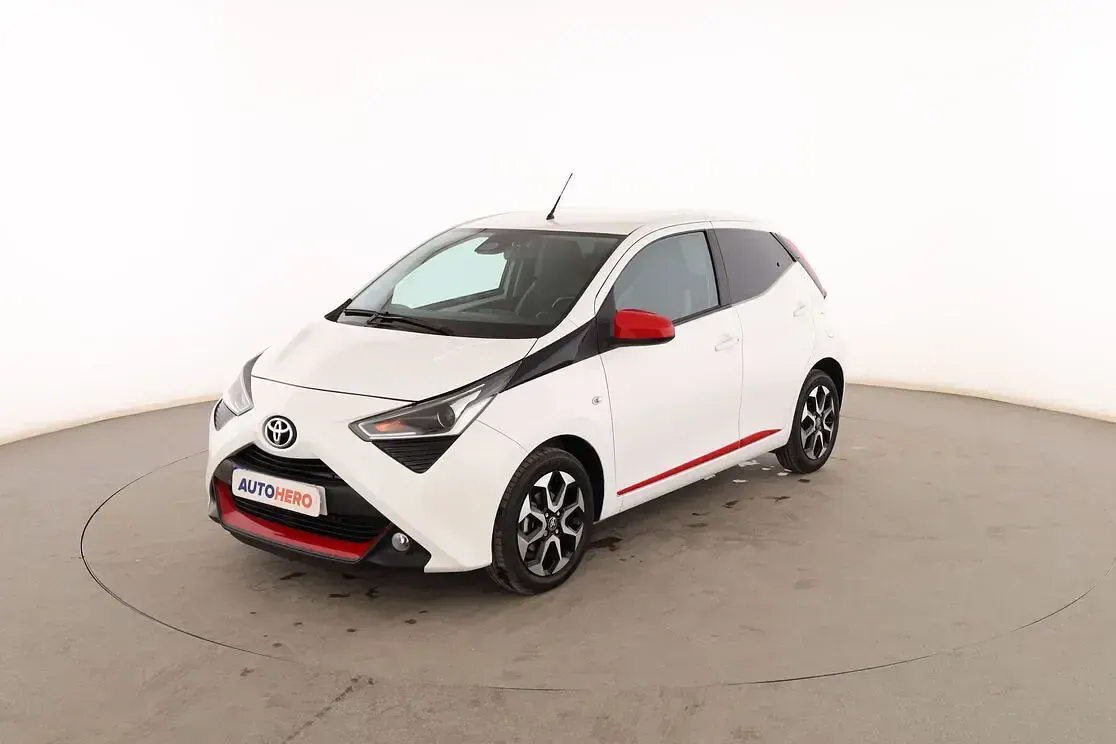 Usado Toyota Aygo X-wave 72 CV (52 kW) 2021 Utilitario