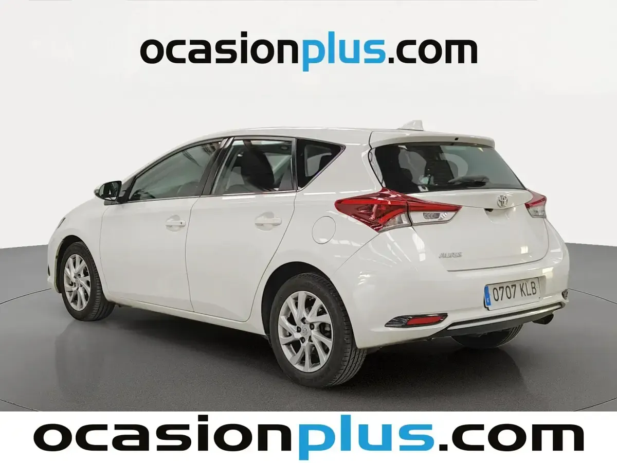Begagnad Toyota Auris Active 116 HK (85 kW) 2018 Vit Halvkombi