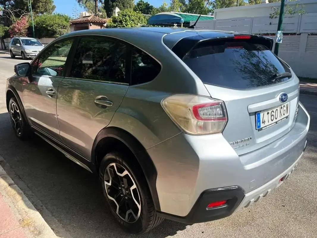 Usado Subaru XV Sport 147 CV (108 kW) 2018 Plateado SUV
