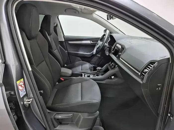 Usado Skoda Karoq Selection 150 CV (110 kW) 2024 Gris SUV