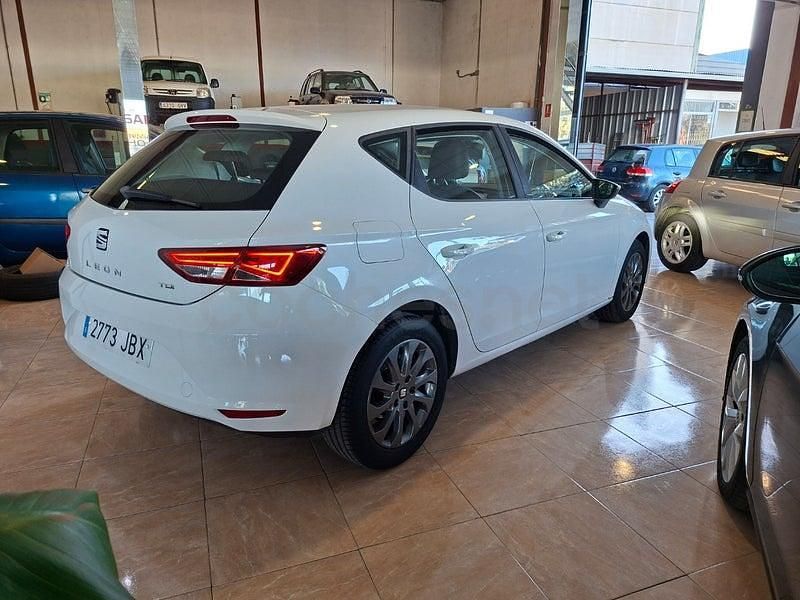 Usado Seat Leon I-Tech 105 CV (77 kW) 2014 Blanco Berlina