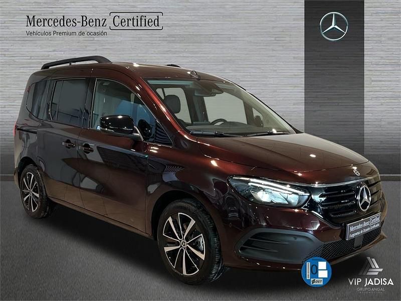 Usado Mercedes EQT200 89 kW (122 CV) 2023 Rojo Monovolumen