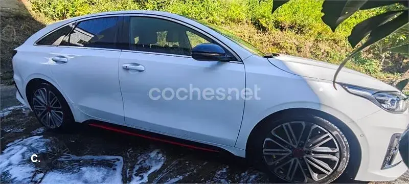 Usado Kia ProCeed GT 204 CV (150 kW) 2021 Blanco Familiar
