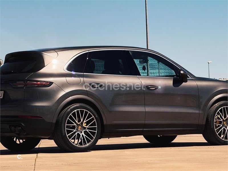Usado Porsche Cayenne Platinum Edition 340 CV (250 kW) 2021 Gris / plata SUV
