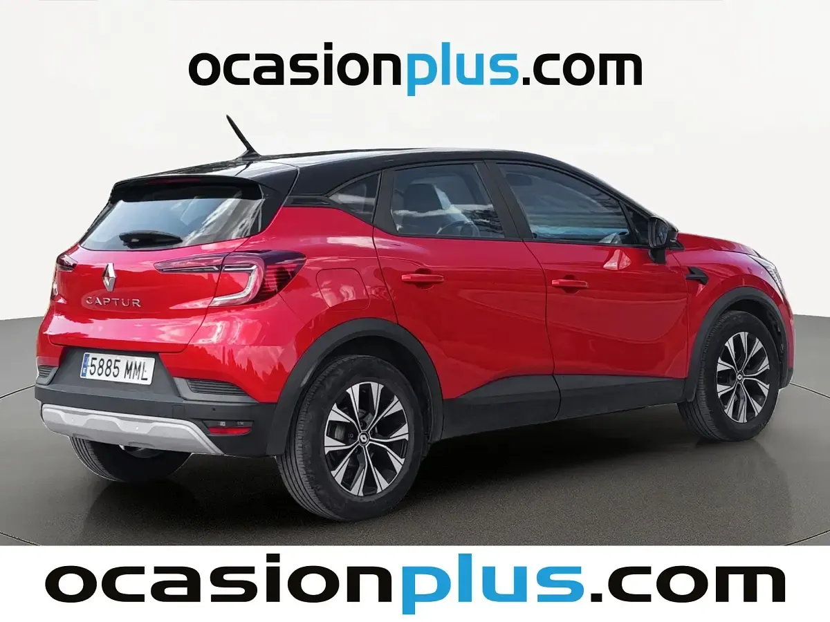 Usado Renault Captur Equilibre 90 CV (66 kW) 2023 Rojo SUV