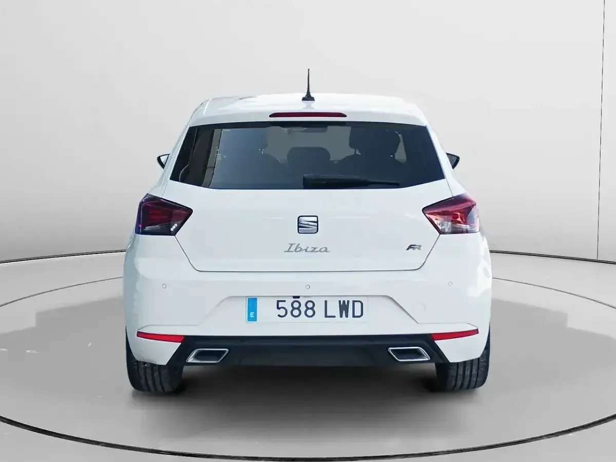Usado Seat Ibiza FR 110 CV (80 kW) 2022 Blanco Utilitario