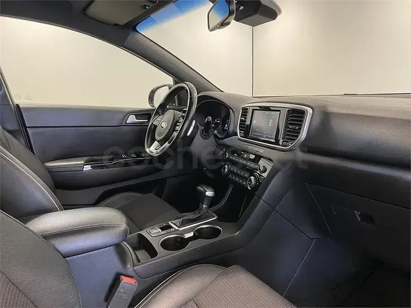 Usado Kia Sportage GT-Line 136 CV (100 kW) 2019 Negro SUV