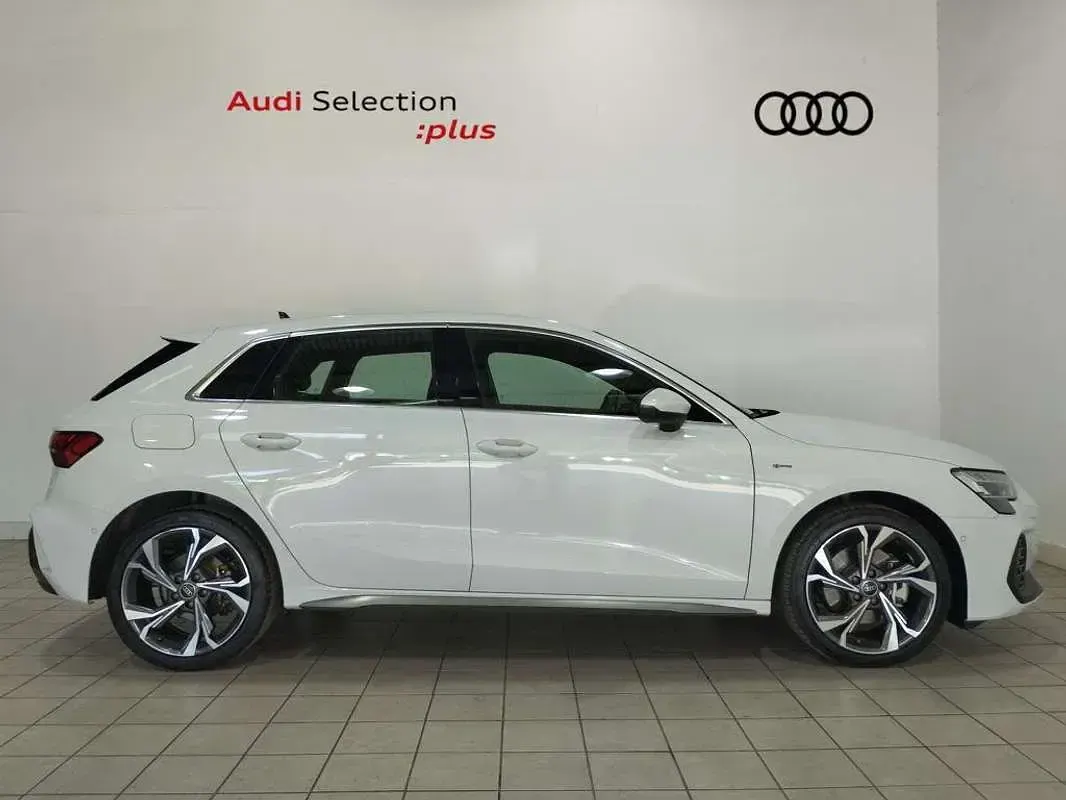 Usado Audi A3 Sportback e-tron S-Line 204 CV (150 kW) 2025 Blanco Utilitario